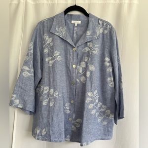 Women’s blouse. Worn once. Linen/cotton with nice button detail on back.